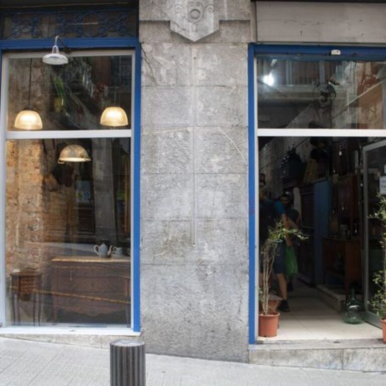 antigüedades Alaia se hacen vaciado de pisos en Bilbao